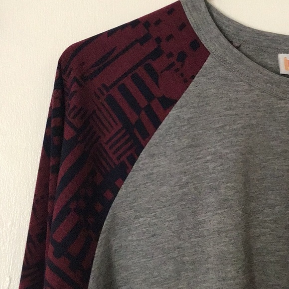 Casual top - Picture 2 of 2